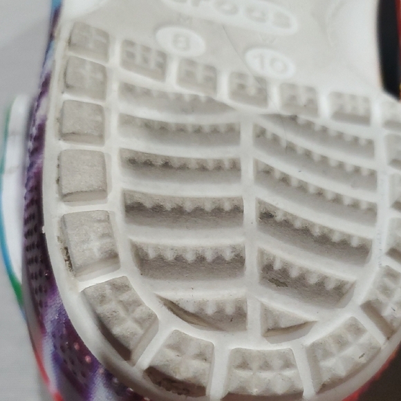 CROCS Classic Vibrant Tie-Dye Clogs - Picture 9 of 10